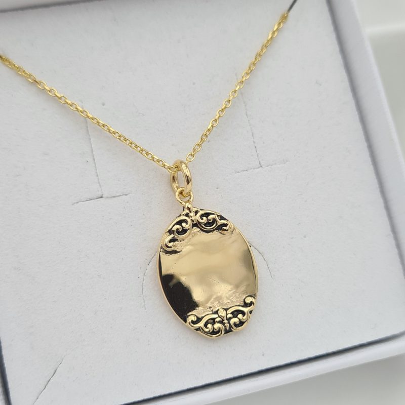 18ct Yellow Gold on 925 Sterling Silver Antique Patterned Pendant and Chain - Image 10