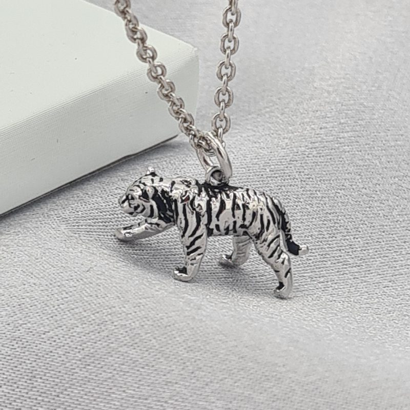 Unisex 925 Sterling Silver Tiger Pendant on Oxidised Trace Chain Gift Boxed Choice of Chain Length - Image 5