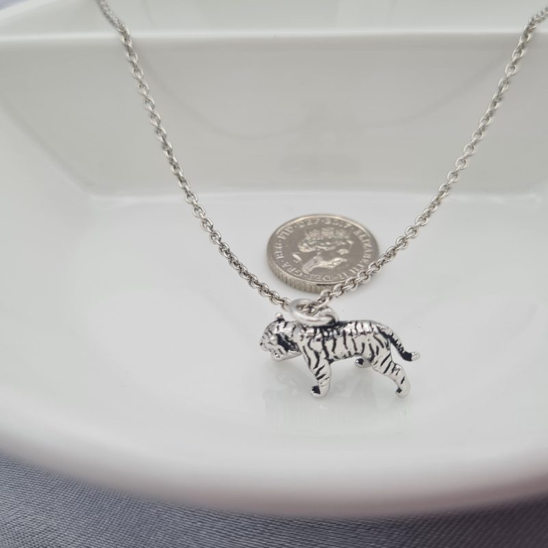 Unisex 925 Sterling Silver Tiger Pendant on Oxidised Trace Chain Gift Boxed Choice of Chain Length - Image 7