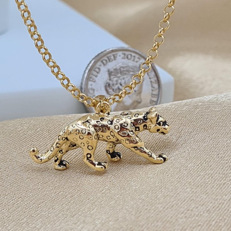 18ct Yellow Gold Leopard on 925 Sterling Silver with chain