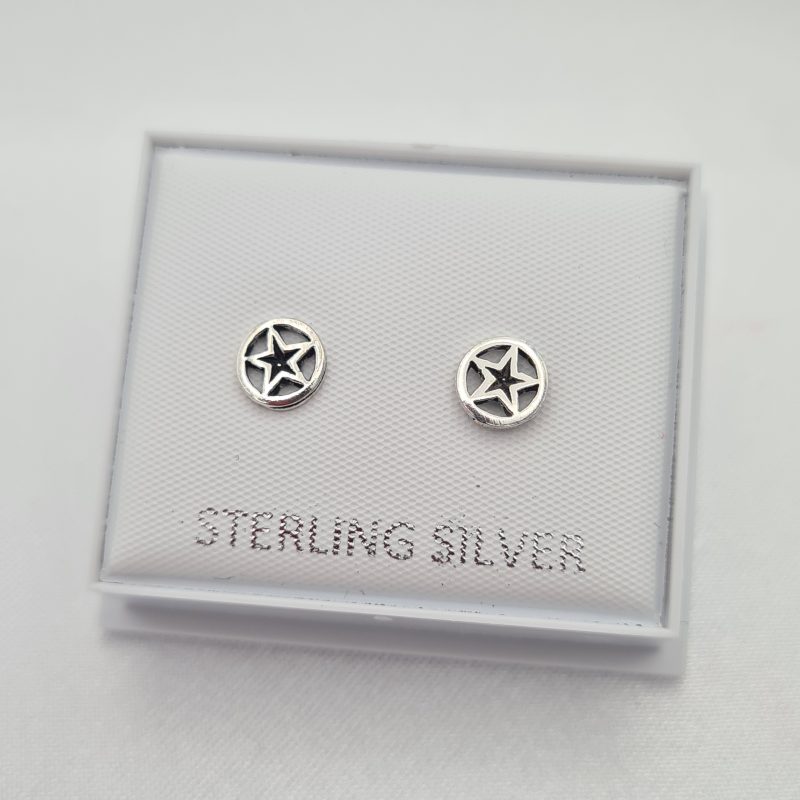 925 Sterling Silver Small 6mm Star Disc Stud Earrings Gift Boxed - Image 3