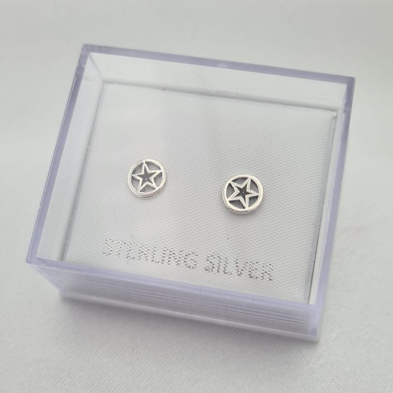 925 Sterling Silver Small 6mm Star Disc Stud Earrings Gift Boxed - Image 5