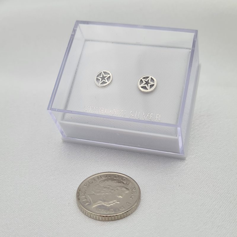 925 Sterling Silver Small 6mm Star Disc Stud Earrings Gift Boxed - Image 4