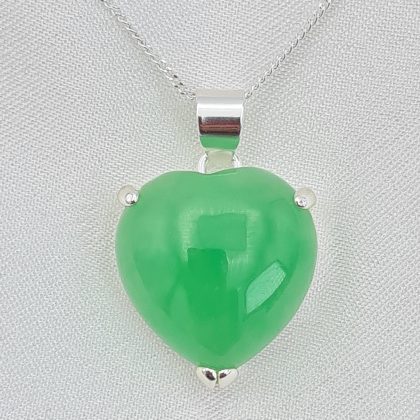 Silver Jade Heart Pendant & 20 Inch Chain